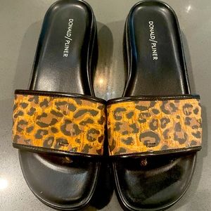 Donald Pliner Leopard Sandals worn less than a handful of times   Size 8